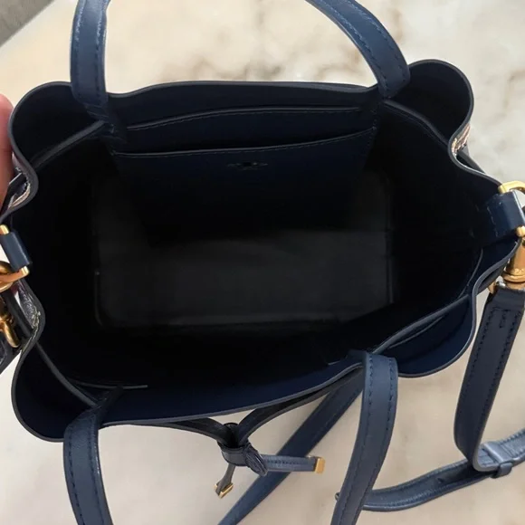 Tory Burch Block-T Printed Small Bucket Bag Navy Happy Times - Picture 17 of 17